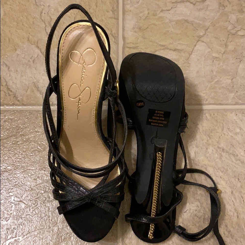 Heels - Picture 3 of 4